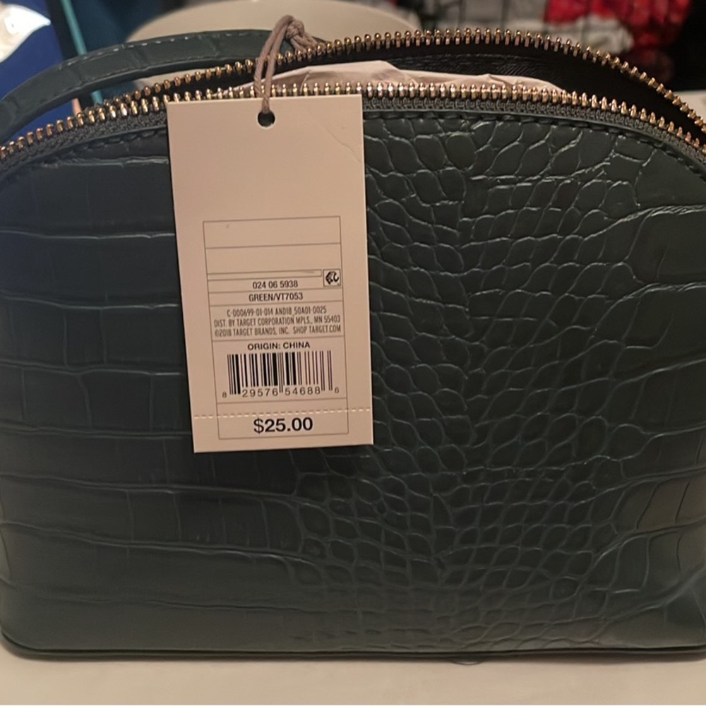 Target dome crossbody